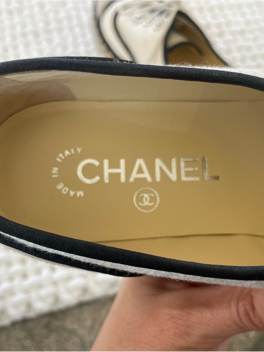 CHANEL Beige White Espadrilles linen with pearl accents. Interlocking CC - Picture 10 of 16